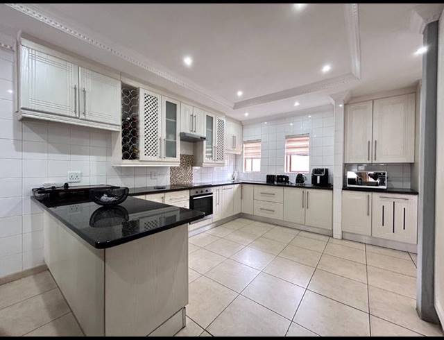 3 BEDROOM HOUSE FOR SALE IN SAVANNAH COUNTRY ESTATE